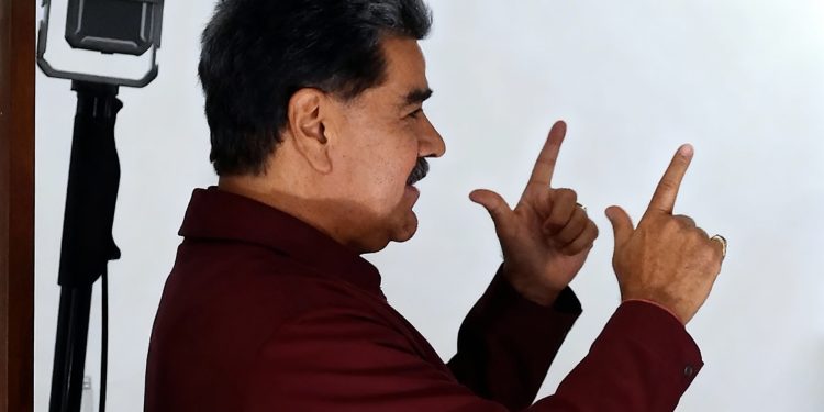 Maduro pone sus condiciones para dejar