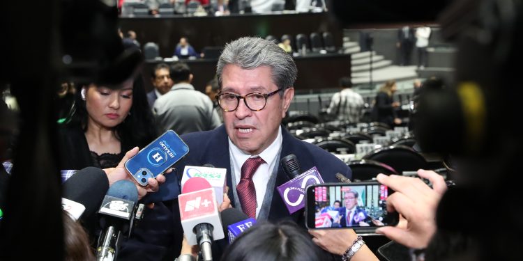 Monreal propone que narcomenudeo y defraudación fiscal no sean delitos graves