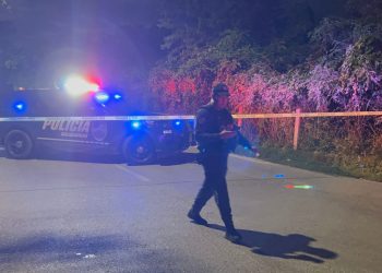 Hallan cuerpo de hombre entre la maleza en Playa del Carmen