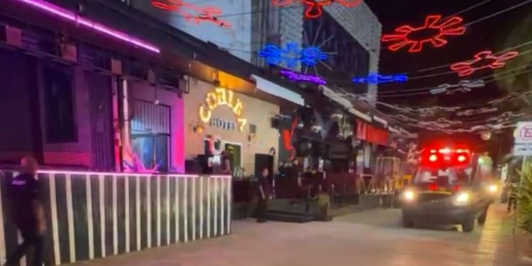Ataque armado en bar de Playa del Carmen deja a un hombre gravemente herido