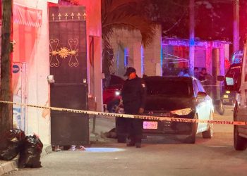 Ejecutan a mujer y lesionan gravemente a motociclista en la Región 247 de Cancún