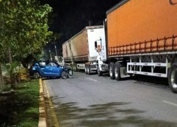 Fuerte accidente en la entrada a Calderitas deja cuantiosos daños y movilización de emergencia