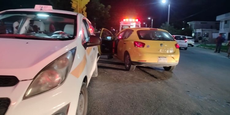 Accidente vehicular frente a Casa de Gobierno deja a un menor lesionado