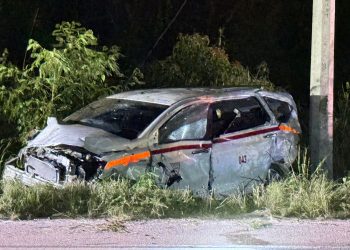 Taxi del sindicato “Tiburones del Caribe” protagoniza choque en Tulum