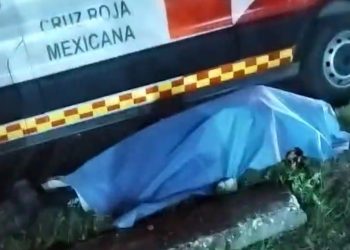 Motociclista muere tras aparatoso accidente en la avenida Kabah durante la madrugada de Nochebuena