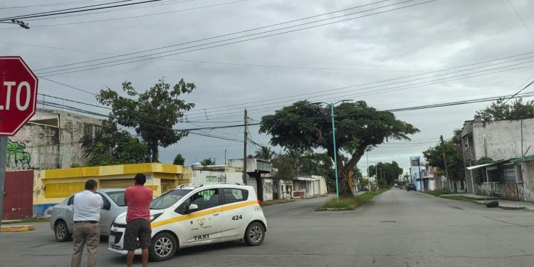 Percance vehicular en Chetumal provoca movilización de tránsito