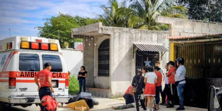 Menor de edad resulta lesionado tras accidente de motocicleta en la colonia Américas 2