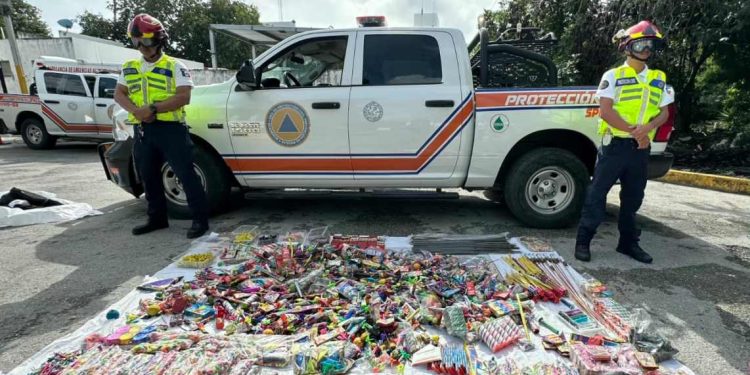 Decomisan 300 kilogramos de pirotecnia ilegal en Playa del Carmen