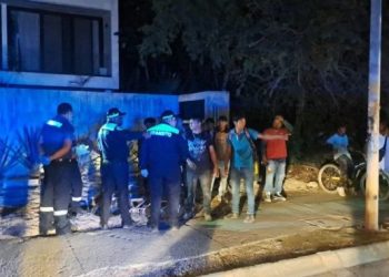 Ciclista en estado de ebriedad resultó lesionado tras ser embestido por vehículo en Tulum