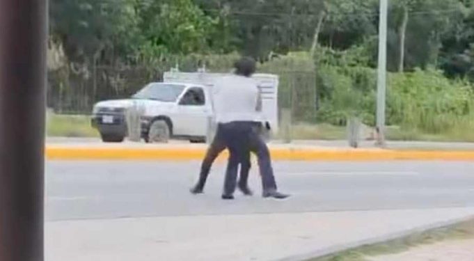 Choferes de transporte colectivo protagonizan pelea en tramo Tulum–Playa del Carmen