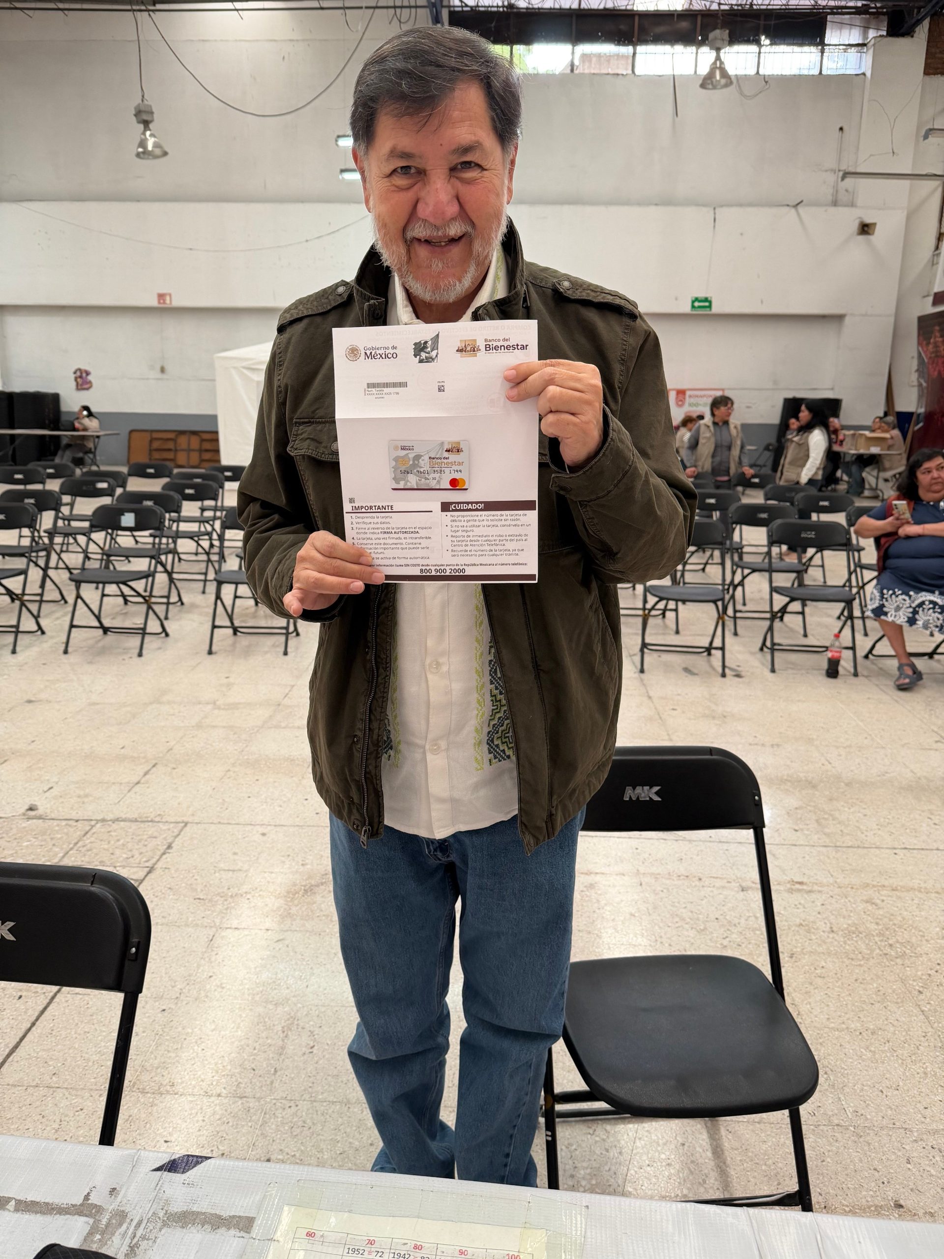 ¿Qué antecedentes rodean al senador en redes sociales?