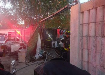 Incendio en casa habitación de Playa del Carmen es controlado sin personas lesionadas