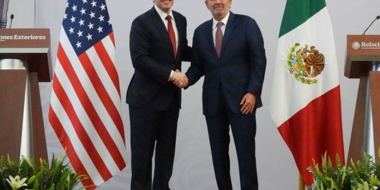 México y Estados Unidos refrendan cooperación bilateral tras llamada entre Juan Ramón de la Fuente y Marco Rubio
