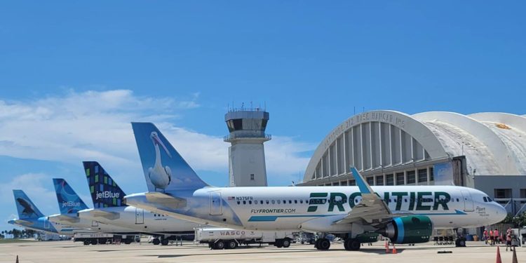 Puerto Rico cierra seis aeropuertos tras ataques de EE.UU. contra Venezuela