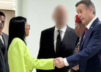 Director de la CIA se reúne en Caracas con la presidenta interina