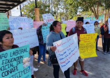 Educadores comunitarios de José María Morelos inician paro en demanda de mejores salarios