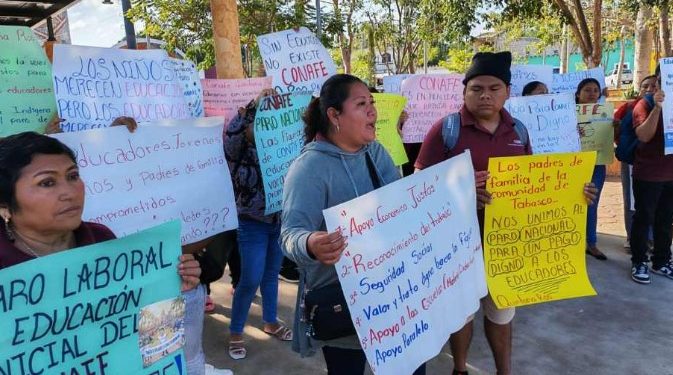 Educadores comunitarios de José María Morelos inician paro en demanda de mejores salarios