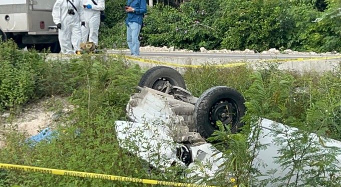 Tragedia en Playa del Carmen: Volcadura deja una mujer muerta y tres heridos graves