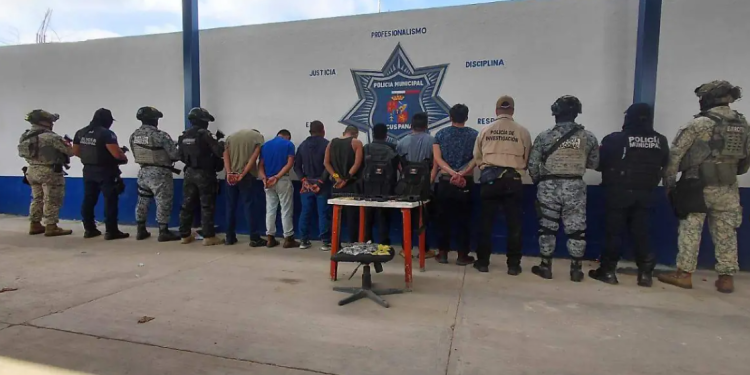 Operativo en Macuspana deja siete detenidos y armas aseguradas