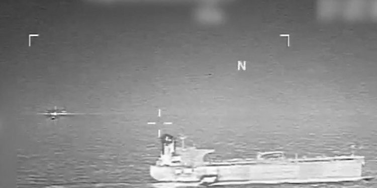 Estados Unidos incauta buque petrolero