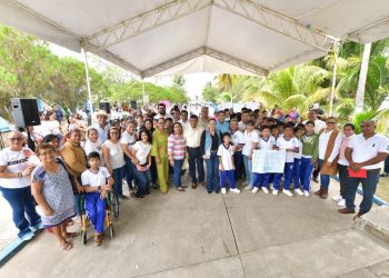 Gobierno de Territorio sigue dando resultados; supervisa May construcción de cancha techada en secundaria de Chiltepec