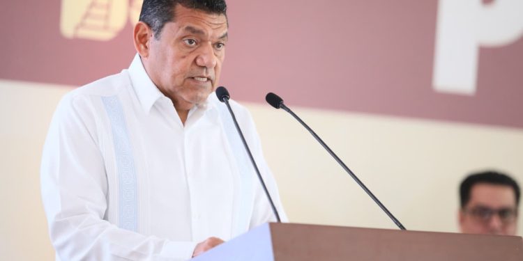 Gobernador de Tabasco, Javier May Rodríguez, atendido por molestia abdominal