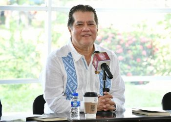 Rector de la UJAT reitera propuesta salarial a trabajadores