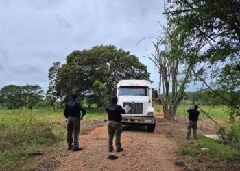 Cateo en Tumbulushal deja aseguramiento de pipa, toma clandestina y terreno relacionado con hidrocarburos