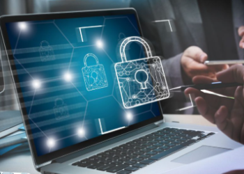 Refuerzan vigilancia cibernética ante incremento de actividades delictivas en redes sociales: 300 cuentas bajadas cada semana