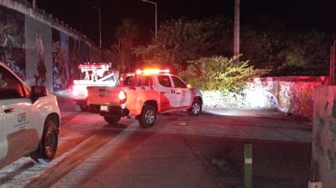 Movilización de emergencia en Akumal por hombre que escaló subestación de la CFE