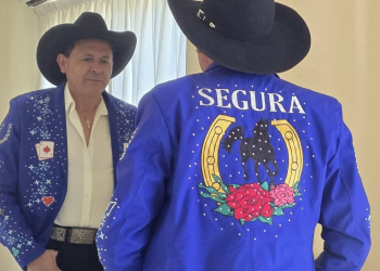 Excandidato afirma que le gustan los corridos de capos