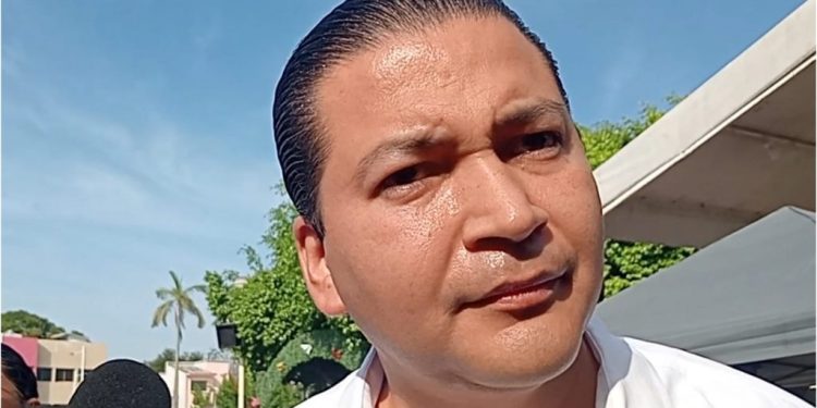 Jorge Bracamonte defiende reelección de diputados y alcaldes de Morena en 2027