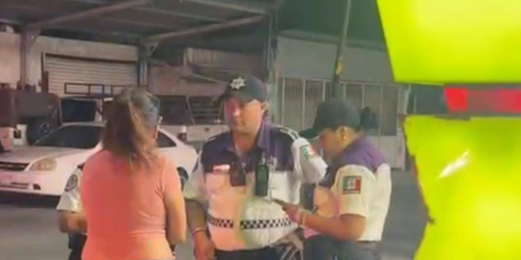 Terror en taxi Cancún: pasajera escapa de agresor