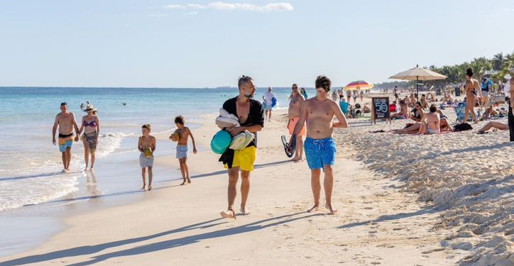 Clima en Cancún: Chubascos y Altas Temperaturas