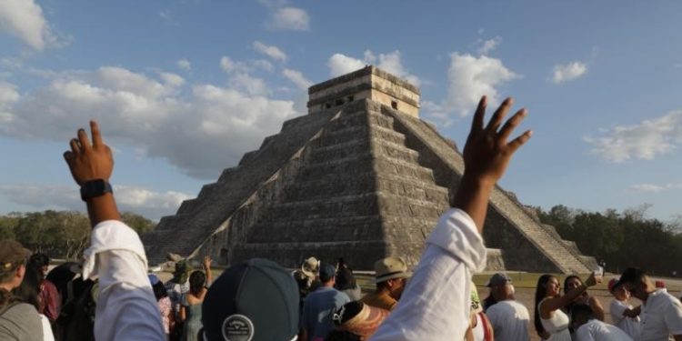 Chichén Itzá Visitor Statistics: Multas por Subir Castillo