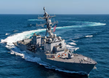 Estados Unidos informa destrucción de buques iraníes en operación militar y aumenta la tensión global