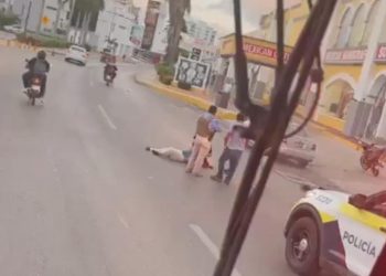 Mujer resulta lesionada tras accidente vehicular en la Zona Hotelera de Cancún