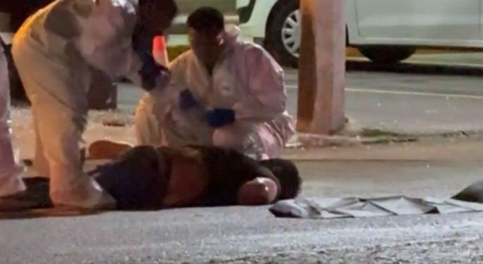 Enfrentamiento armado en bar de Cancún deja tres muertos y provoca pánico entre clientes