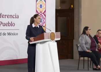 Sheinbaum asegura que refinería Deer Park funciona correctamente y confirma acuerdo para gasolina a menos de 24 pesos