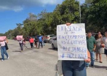 Liberan a enfermera acusada por presunta venta de dulces con droga a alumnas en Playa del Carmen