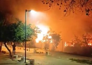 Incendio Playa del Carmen: Arrasa 5 palapas en Colosio