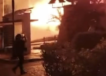 Incendio zona hotelera Cancún: Palapa Xcaret destruida