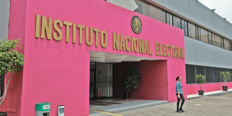 Consejerías del INE: inicia revisión de 395 aspirantes para renovar tres vacantes clave