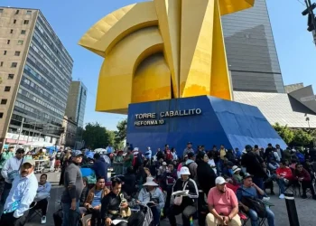 CNTE bloqueo Reforma: Rechazan mesas con SEP