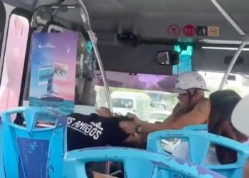 Sujeto agrede a mujer en transporte público sobre avenida Tulum Cancún