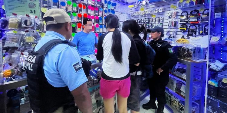 Roban a turistas en Cozumel