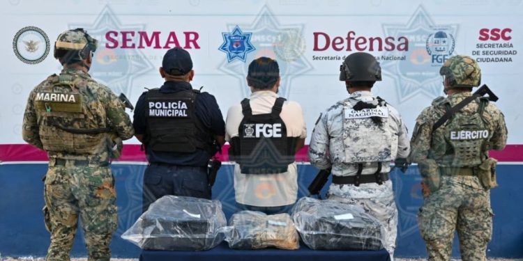 Droga playa Cancún: Aseguran 180 dosis frente a hotel