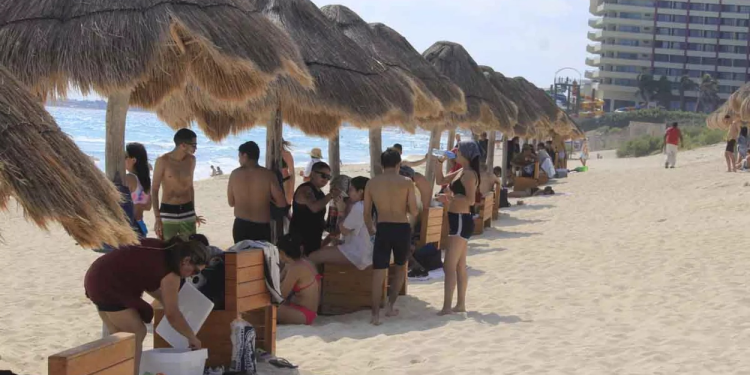 Playas Cancún hoteleros: Denuncia exclusión residentes