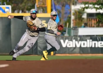 Bravos de León ganan tercera serie consecutiva y lideran Zona Sur