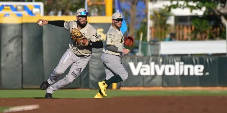 Bravos de León ganan tercera serie consecutiva y lideran Zona Sur